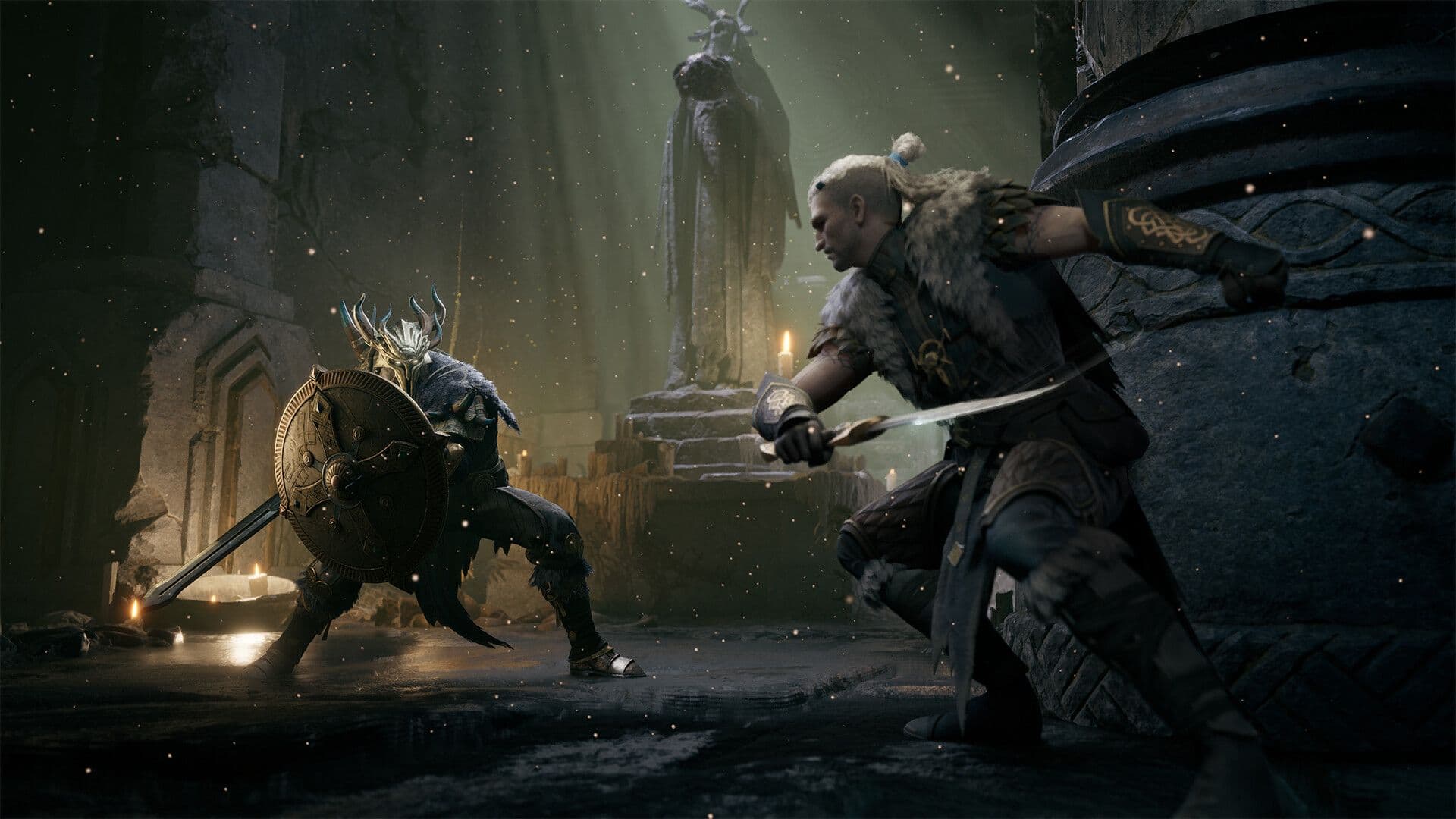 A sword-and-shield Mistfall Hunter fighter squares up to a dual-blade attacker in a candlelit ruin